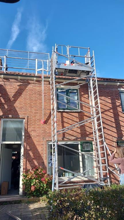 Rolsteigerlift Type M met 6 meter RSS dakrandbeveiliging